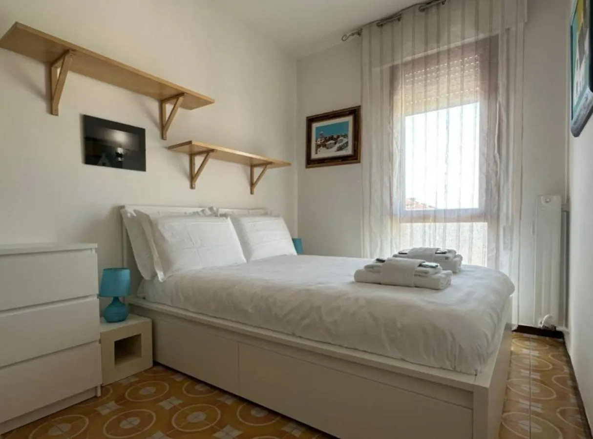 Bright Mini Blue Padova Balcony Apartment