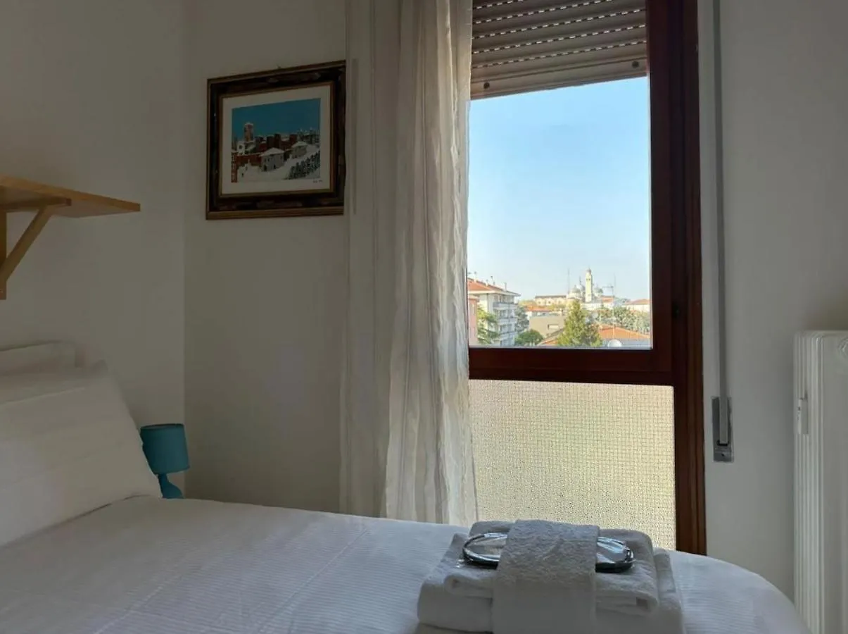 Bright Mini Blue Padova Balcony Apartment