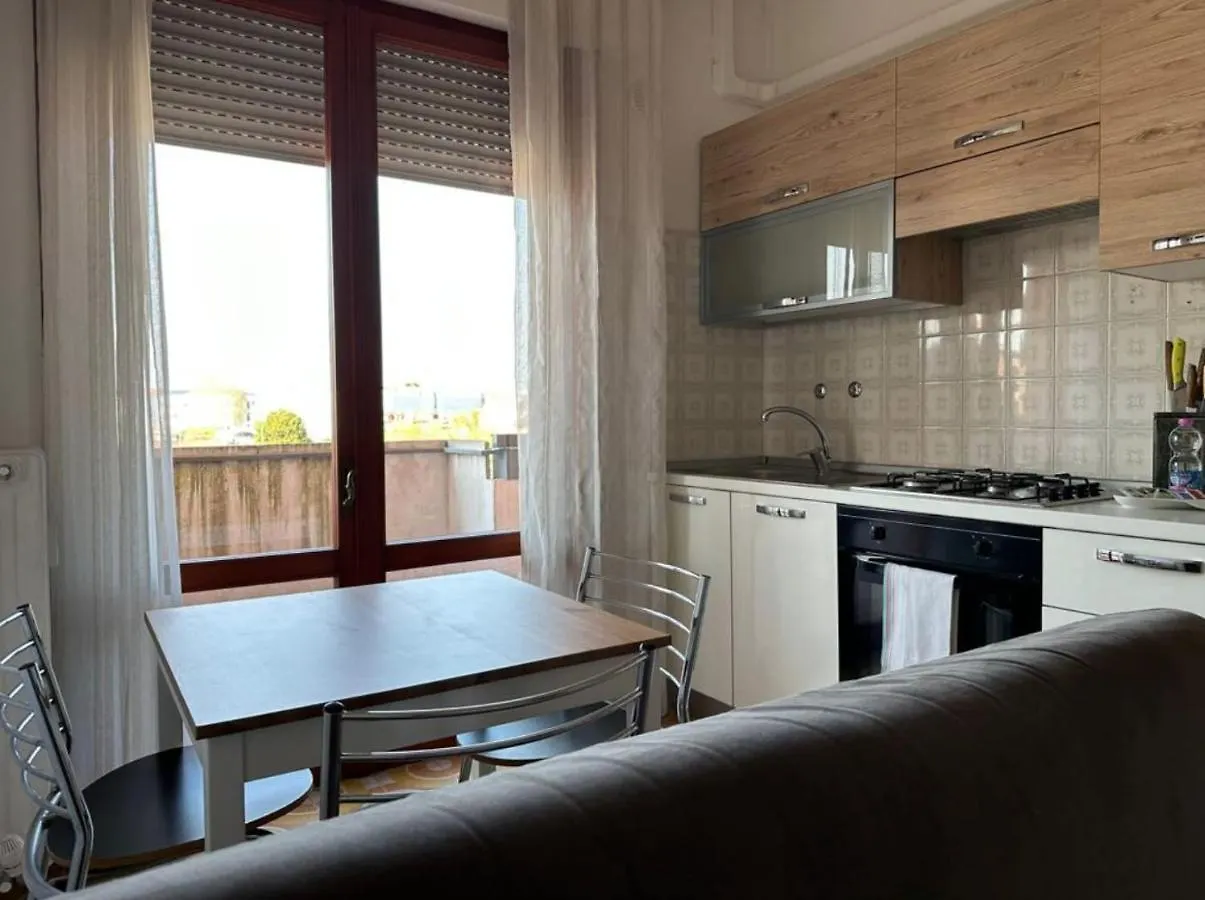 Bright Mini Blue Padova Balcony Apartment 0*,